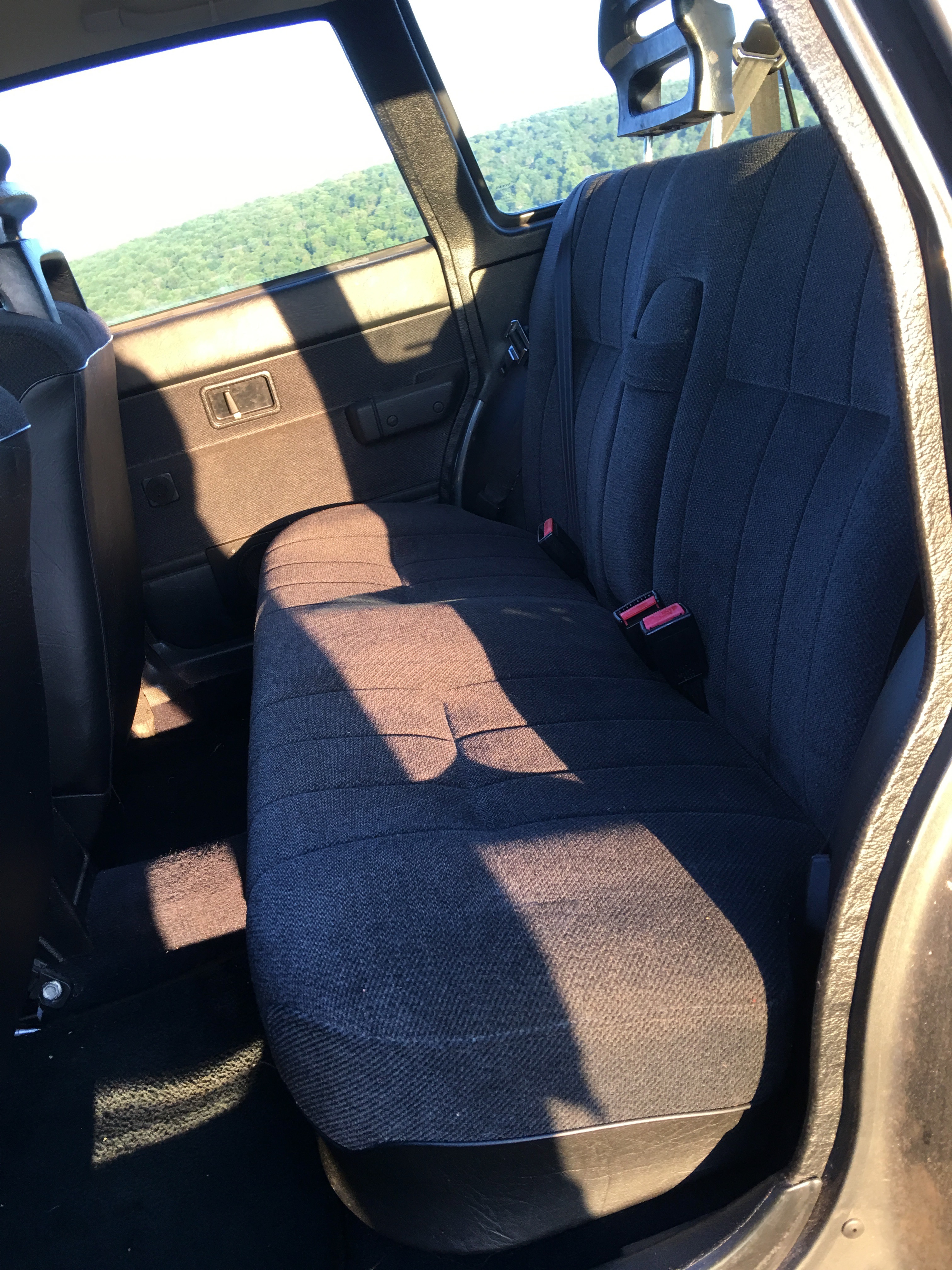 1993 Volvo 240 Wagon – 2.3L B230F Inline-Four, 4-Speed Automatic, Long-Term Original-Owner Car — photo 20